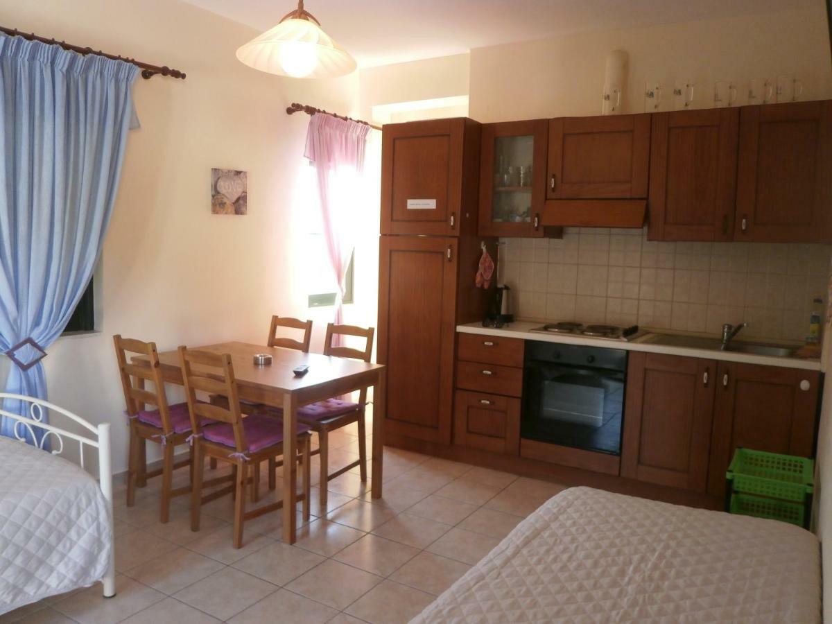 Flisvos Apartments Megalochori  Kültér fotó