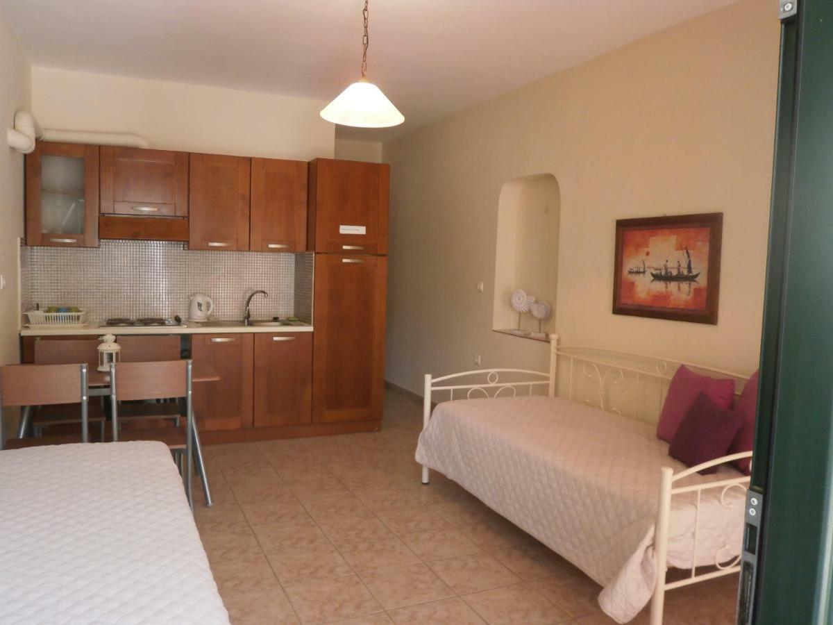 Flisvos Apartments Megalochori  Kültér fotó