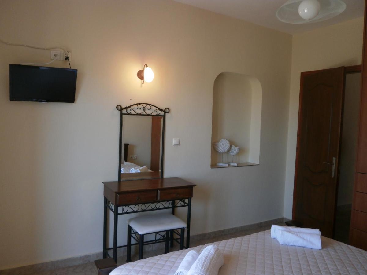 Flisvos Apartments Megalochori  Kültér fotó